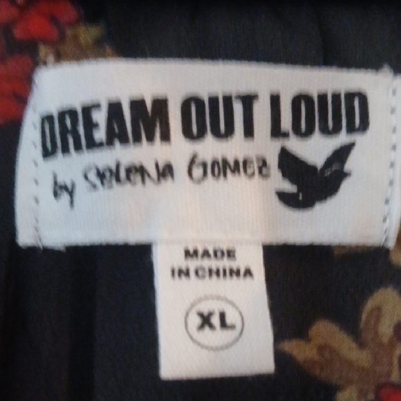 Floral Black and Red Women's Top - Picture 2 of 8